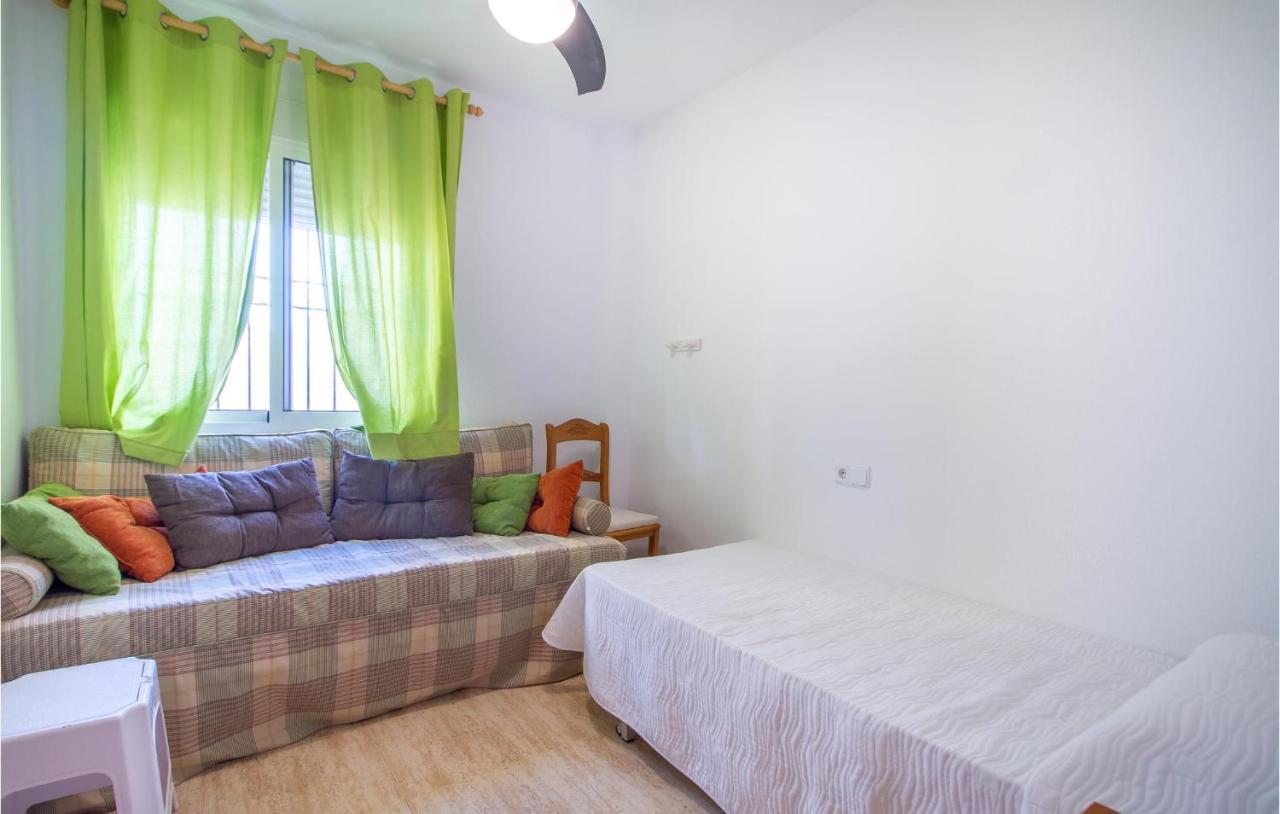 4 Bedroom Cozy Home In Pilar De La Horadada Zewnętrze zdjęcie